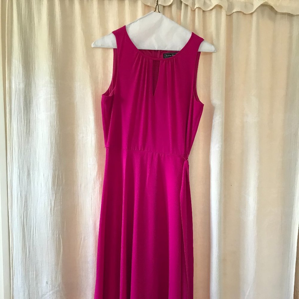 Jessica Howard Chiffon Magenta Sleeveless Dress, Asymmetrical hem, Size 6P